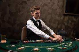 Kasino Langsung Kategori kasino langsung dengan meja Evolution Gaming